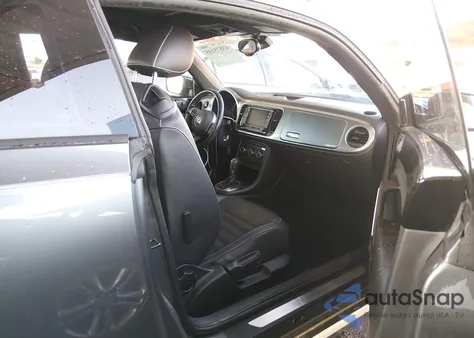 2014 Volkswagen Beetle 1.8T z USA, uszkodzony, nr VIN 3VWJ17AT1EM651044